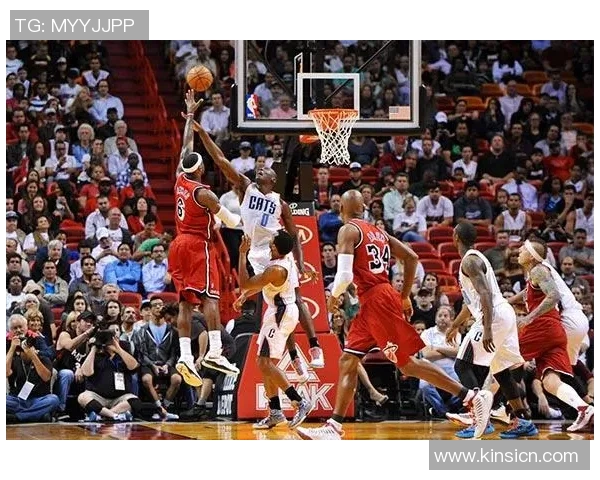 热火与勇士精彩对决回放第28场比赛全景分析与精彩瞬间回顾